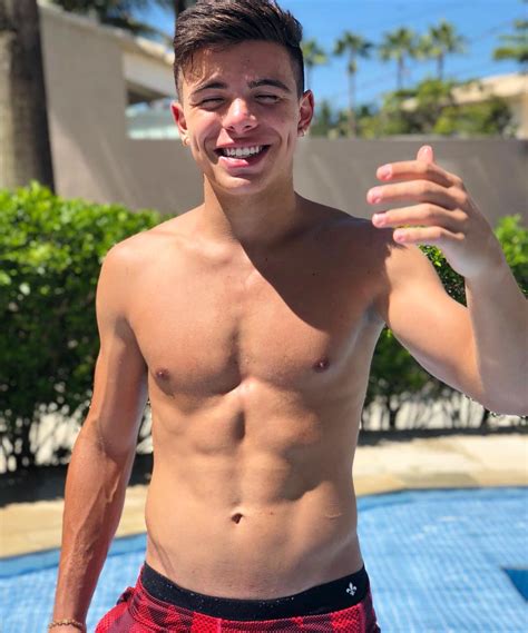 nude do thomas costa|50 Nudes de Thomaz Costa pelado exibindo a rola dura